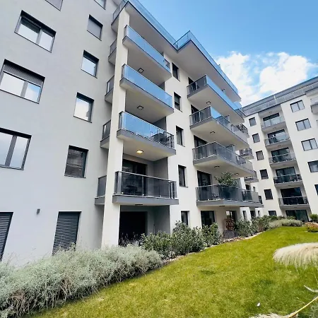 Karzo Lu 204 Free Garage Budapešť