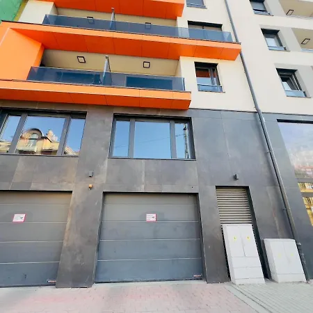 Karzo Lu 204 Free Garage Budapešť