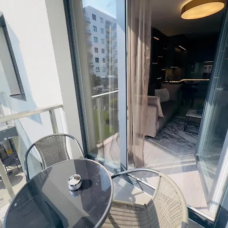 Karzo Lu 204 Free Garage Budapešť